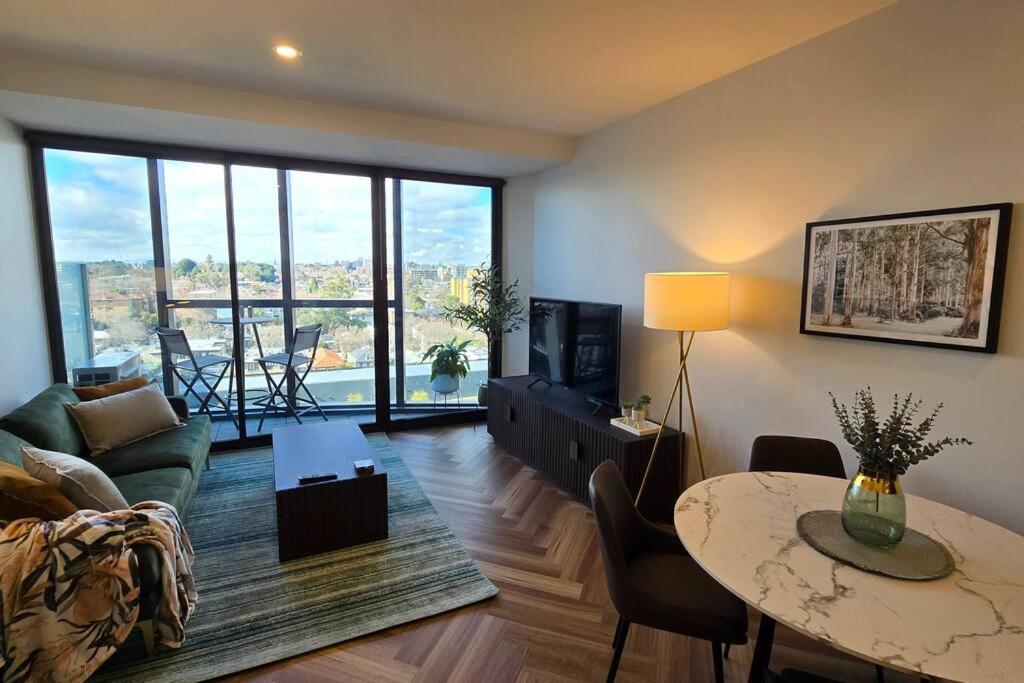 Gorgeous 1 Bed Exec South Yarra With Workspace * Melbourne