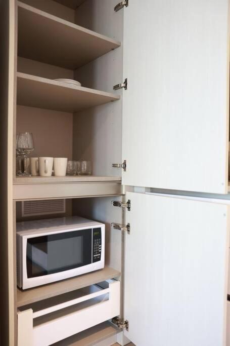 54d Charming Abnb-style In The Heart Of With Free Parking Melbourne