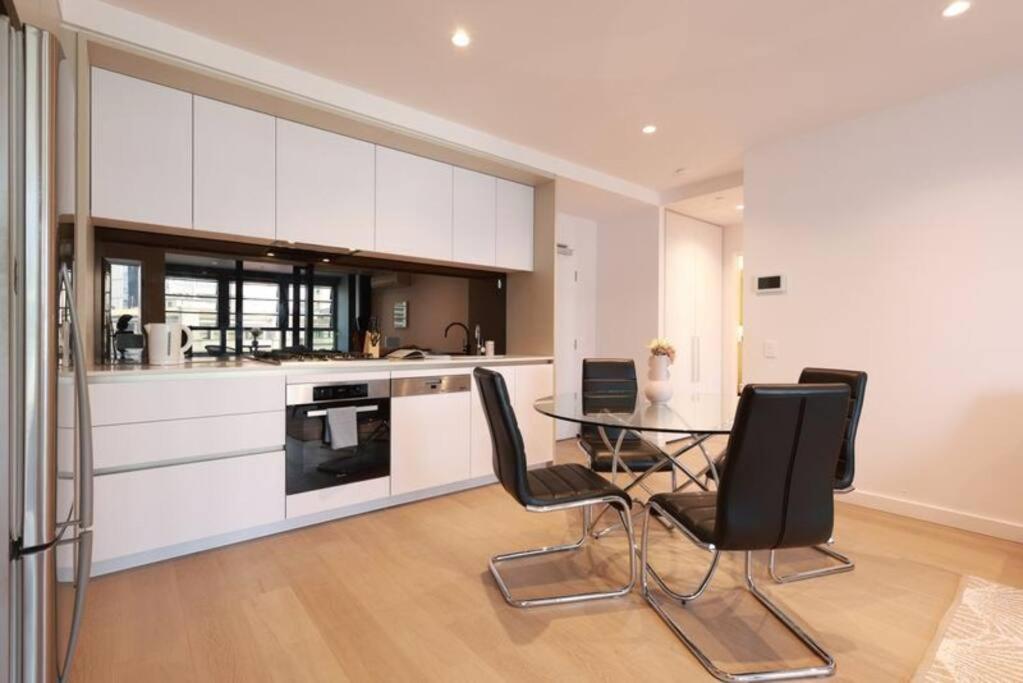 Apartment 54d Charming Abnb-style In The Heart Of With Free Parking