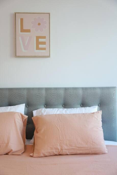 Apartment 54d Charming Abnb-style In The Heart Of With Free Parking Melbourne