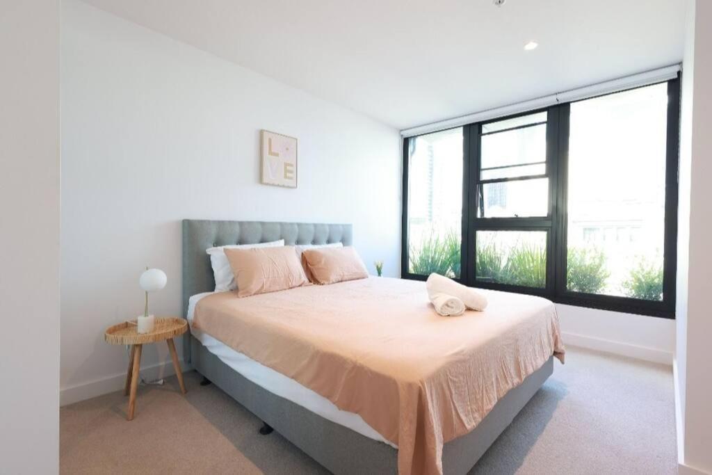Apartment 54d Charming Abnb-style In The Heart Of With Free Parking *