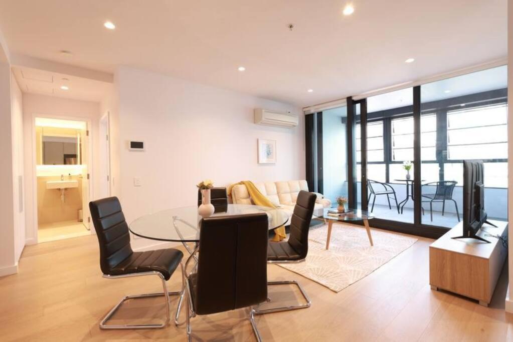 Apartment 54d Charming Abnb-style In The Heart Of With Free Parking