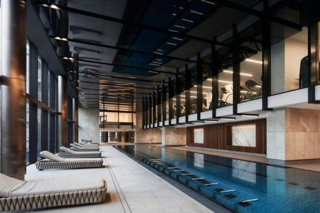 Apartment 54d Charming Abnb-style In The Heart Of With Free Parking Melbourne