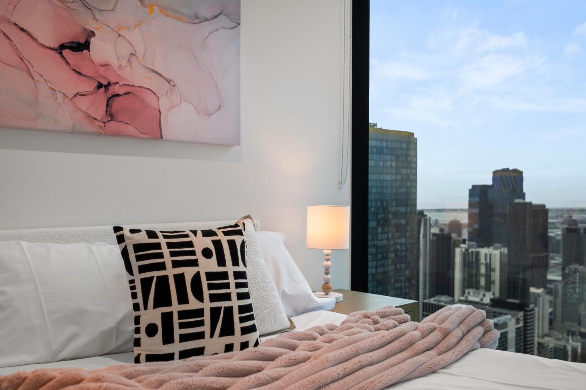 Gorgeous Views 71st Floor 3br With Pool And Gym Melbourne