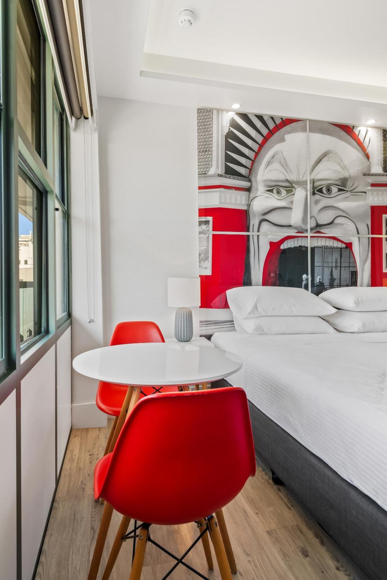 Apartment Charming St Kilda With Parking
