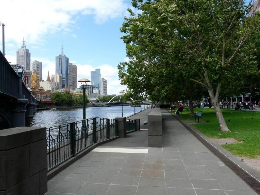 Freshwater Pearl On Southbank, *