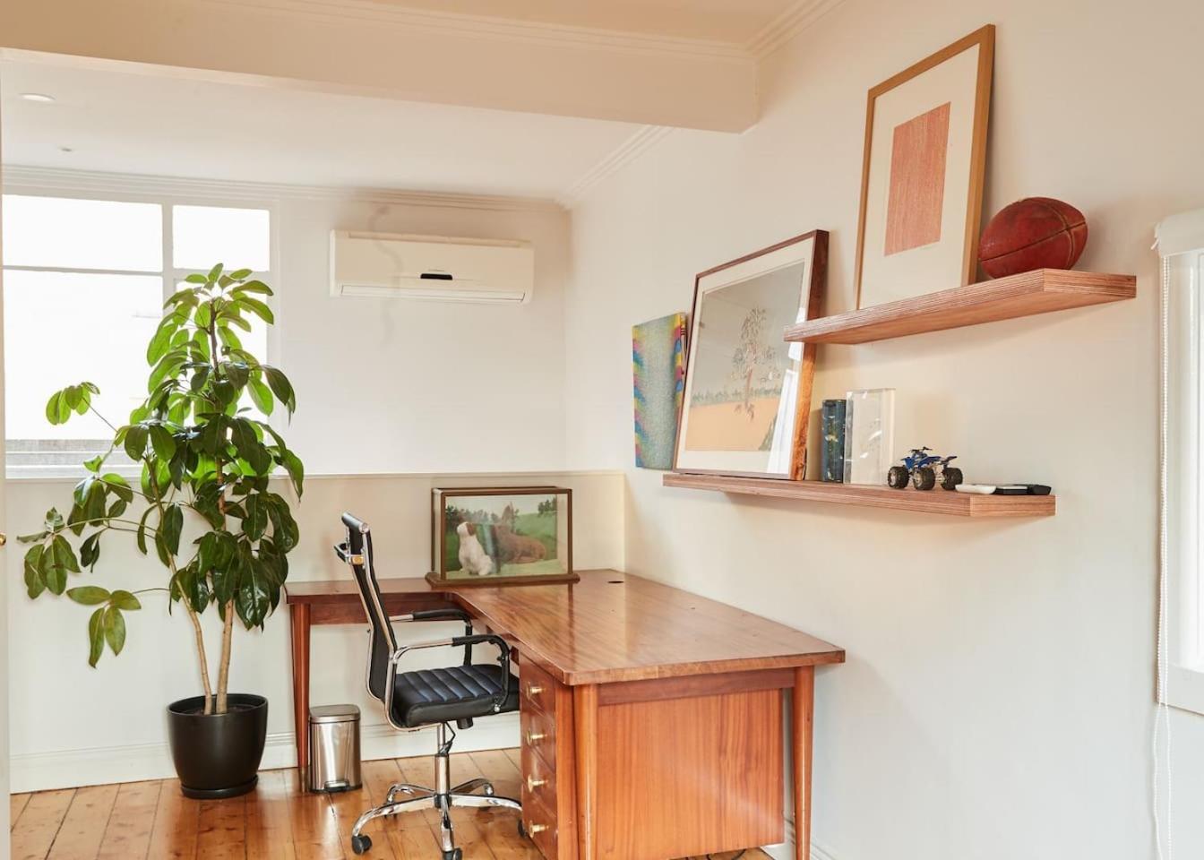 The Retro Soul - Cosy Cbd Refuge For Creative Minds Apartment
