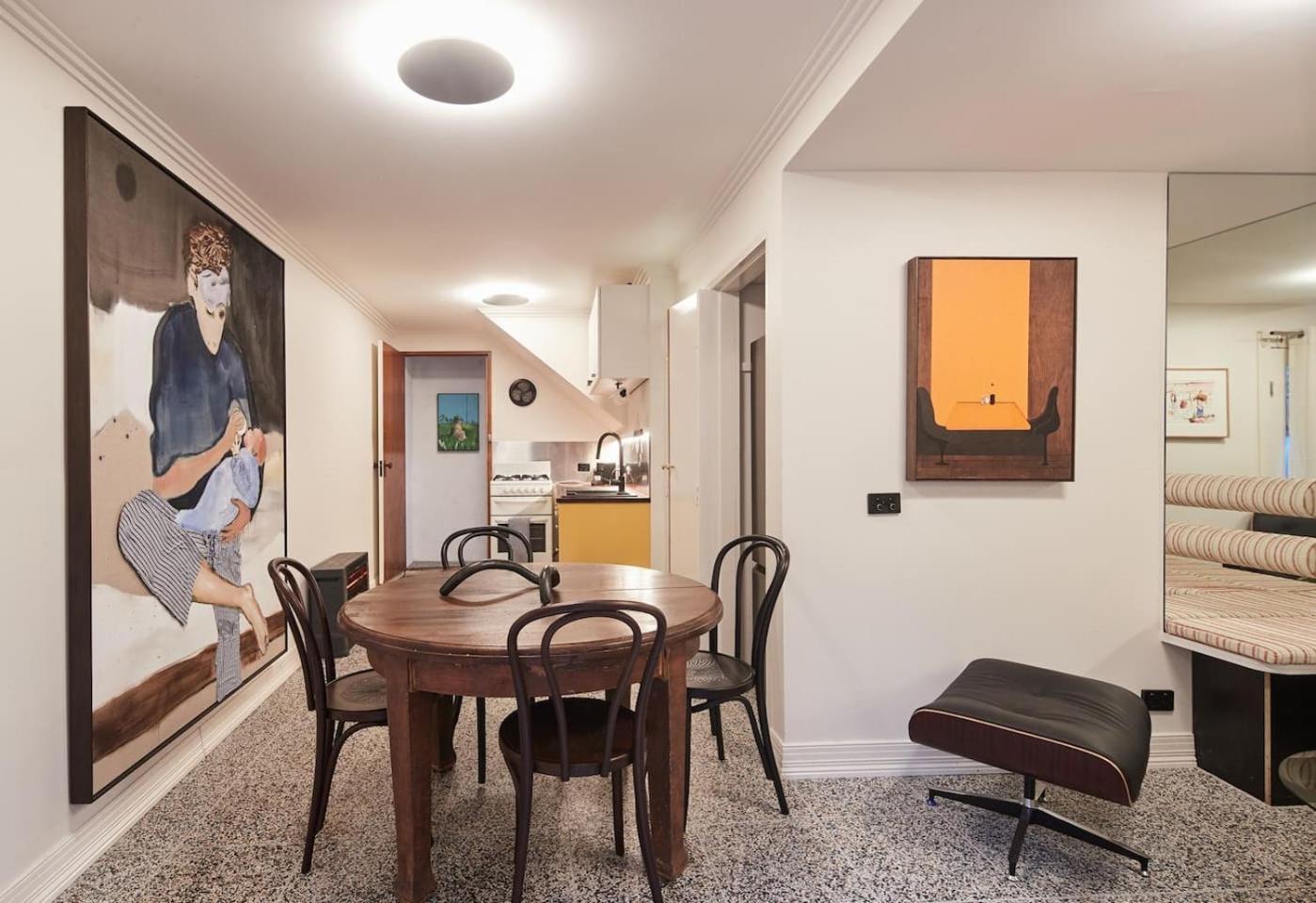 The Retro Soul - Cosy Cbd Refuge For Creative Minds Apartment