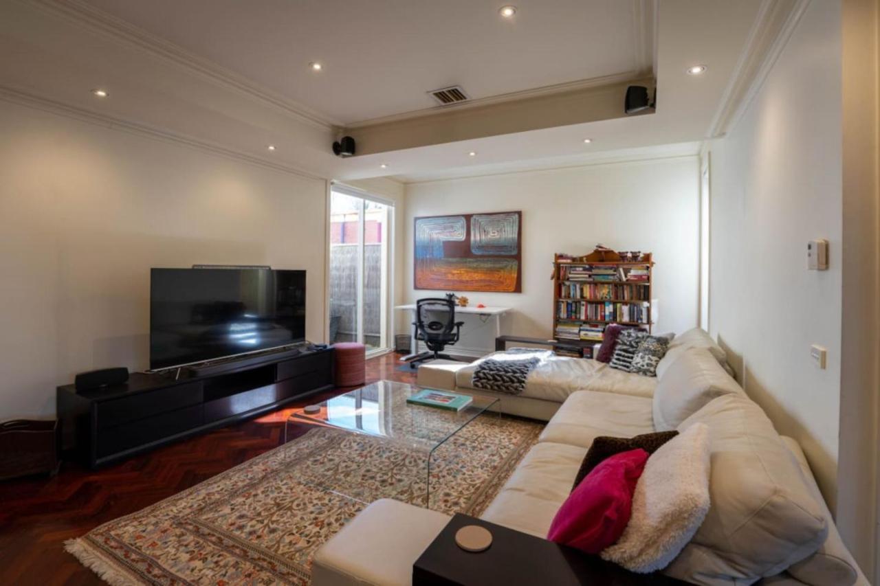 Brighton Chic Pet Friendly Near & Train Holiday home