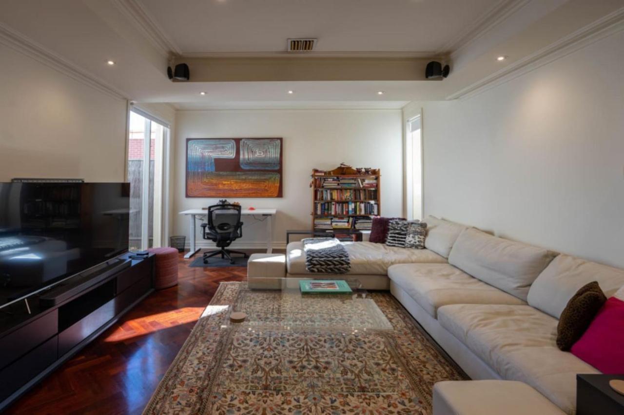 Brighton Chic Pet Friendly Near & Train