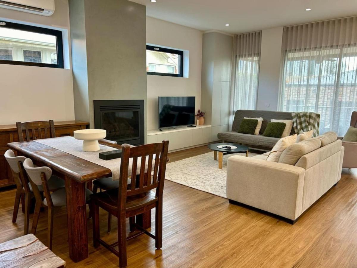 Modern - Gr8 4 Groups Holiday home