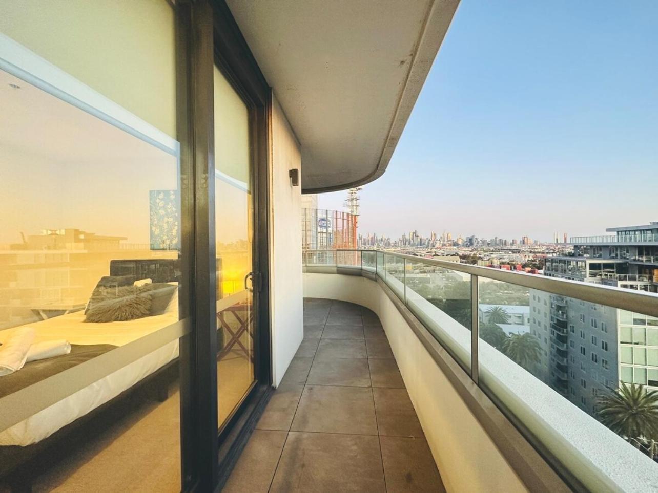 3br2ba In Footscarypoolcar Parkwifi Melbourne