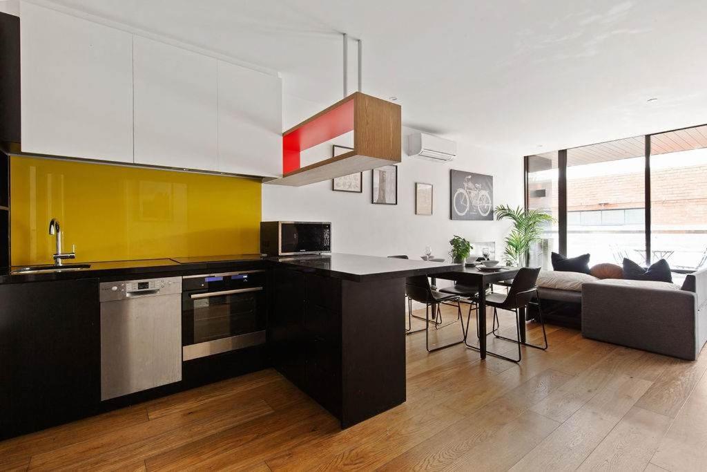 A Modern & Spacious 2br Near Uni Apartment
