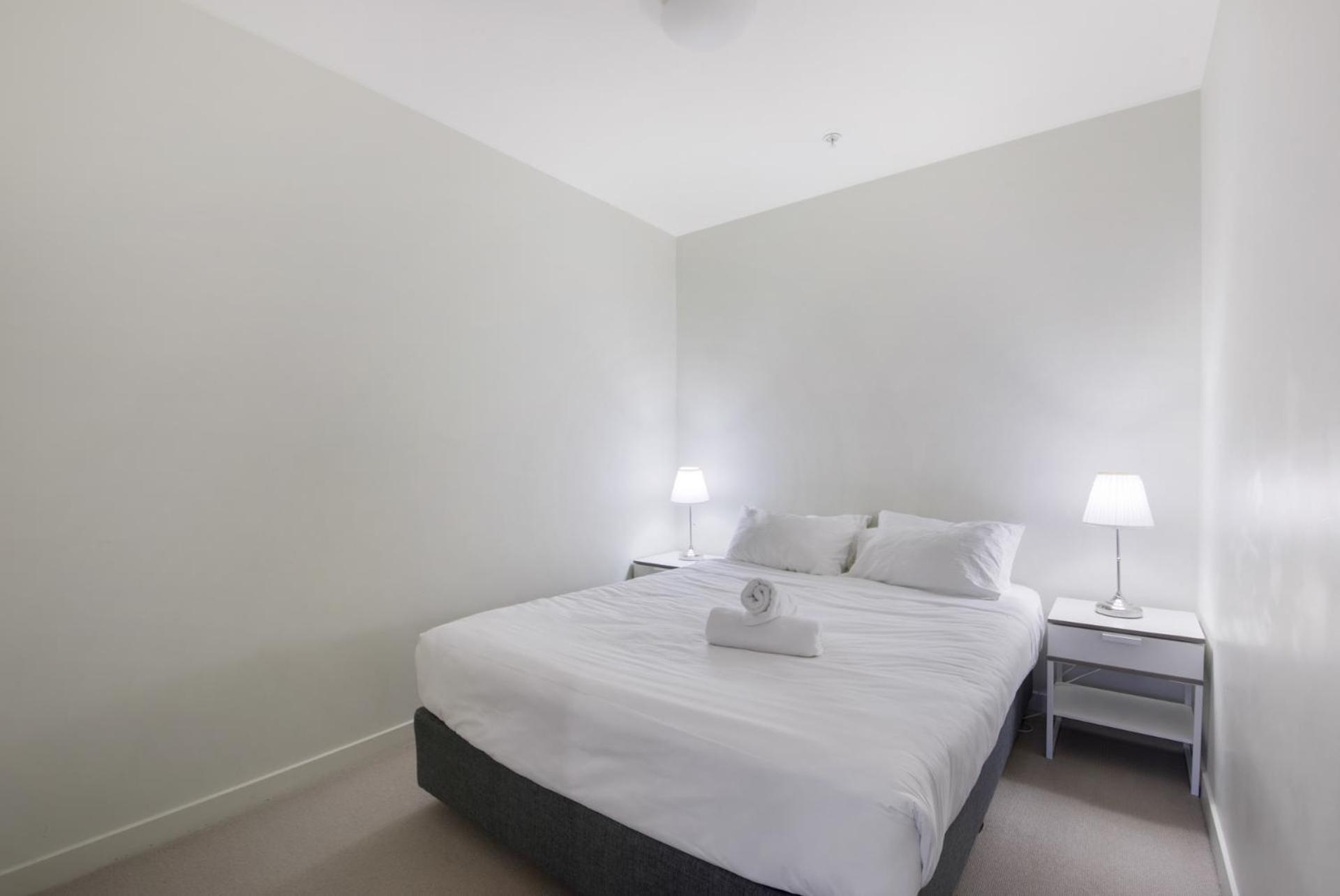 Rest Collection Studio With Parking On Collins Melbourne