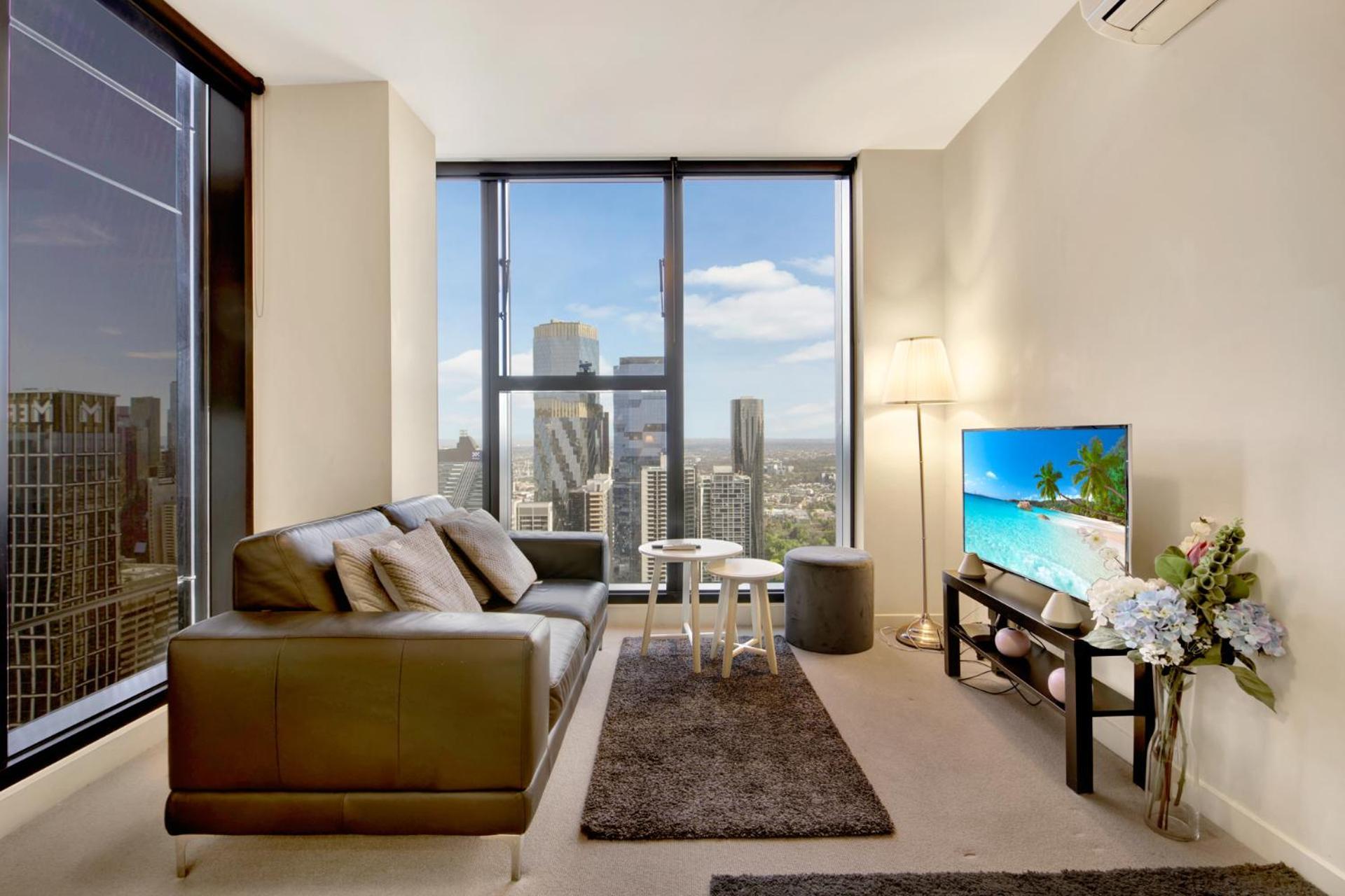 Rest Collection Studio With Parking On Collins *