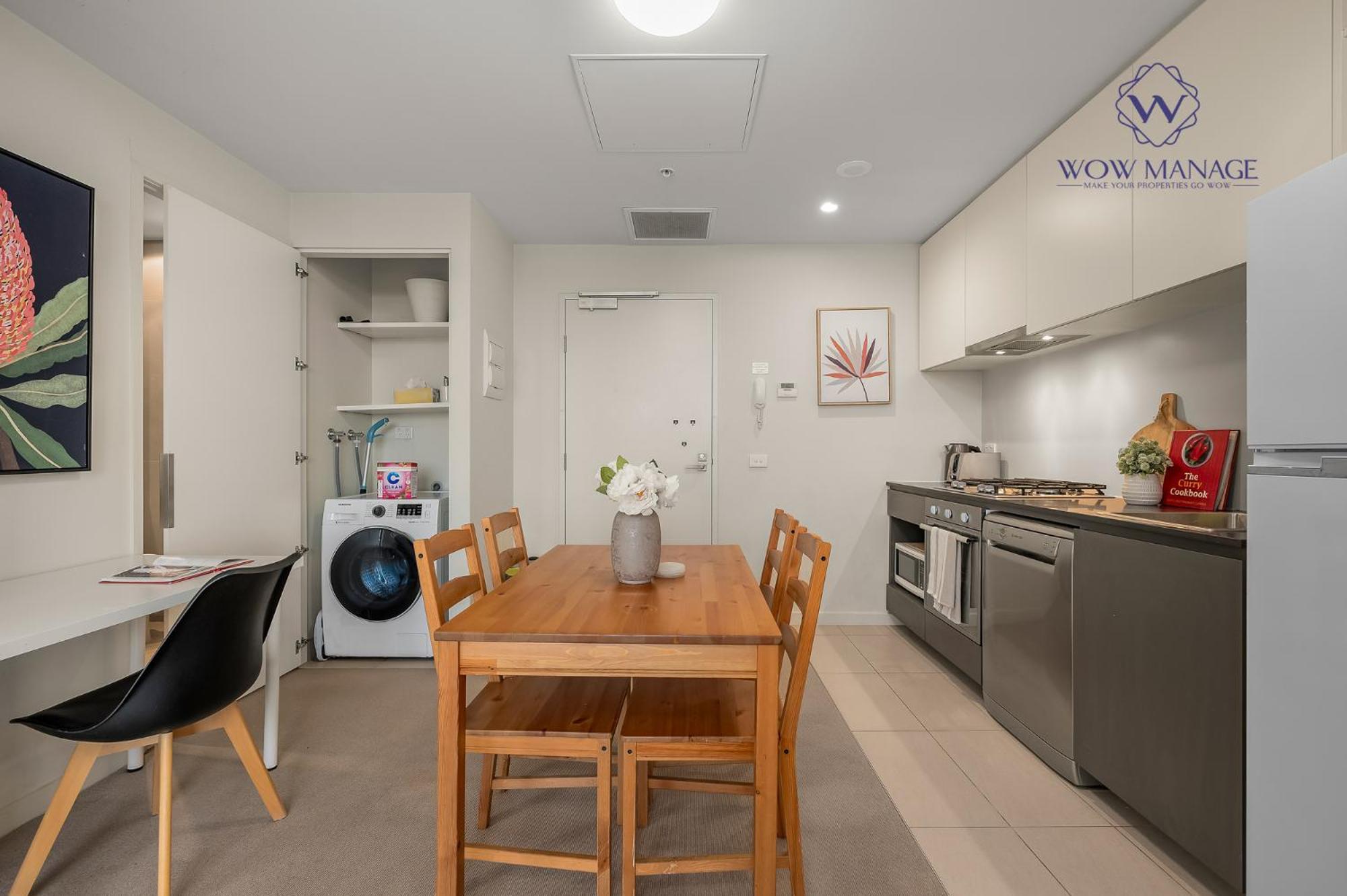 Apartment Wow On Collins 2 *