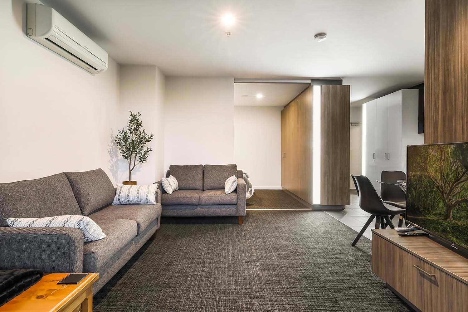 Apartment Luxurious Urban Retreat With Stunning Views *
