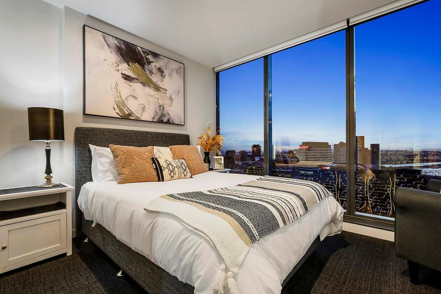 Luxurious Urban Retreat With Stunning Views Apartment