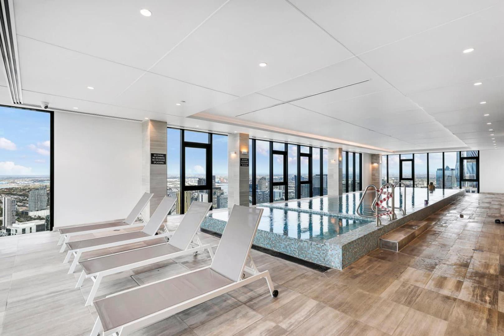 Horizon Haven In Southbank Apartment
