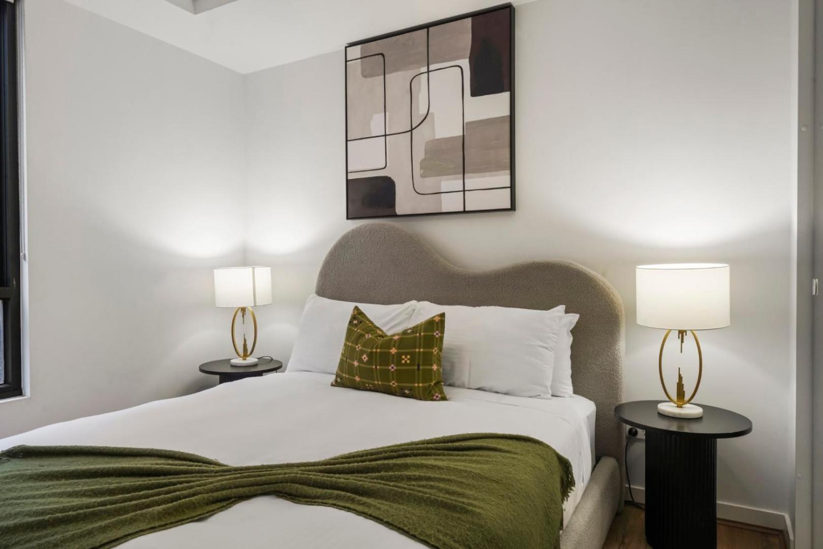 Serenity In The Heart Of Brunswick Apartment *