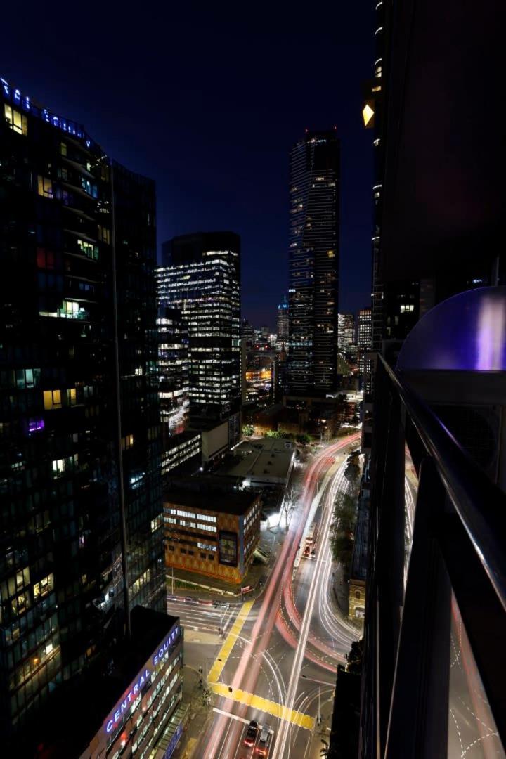 Exceptional In Southbank With 2 Car Parks