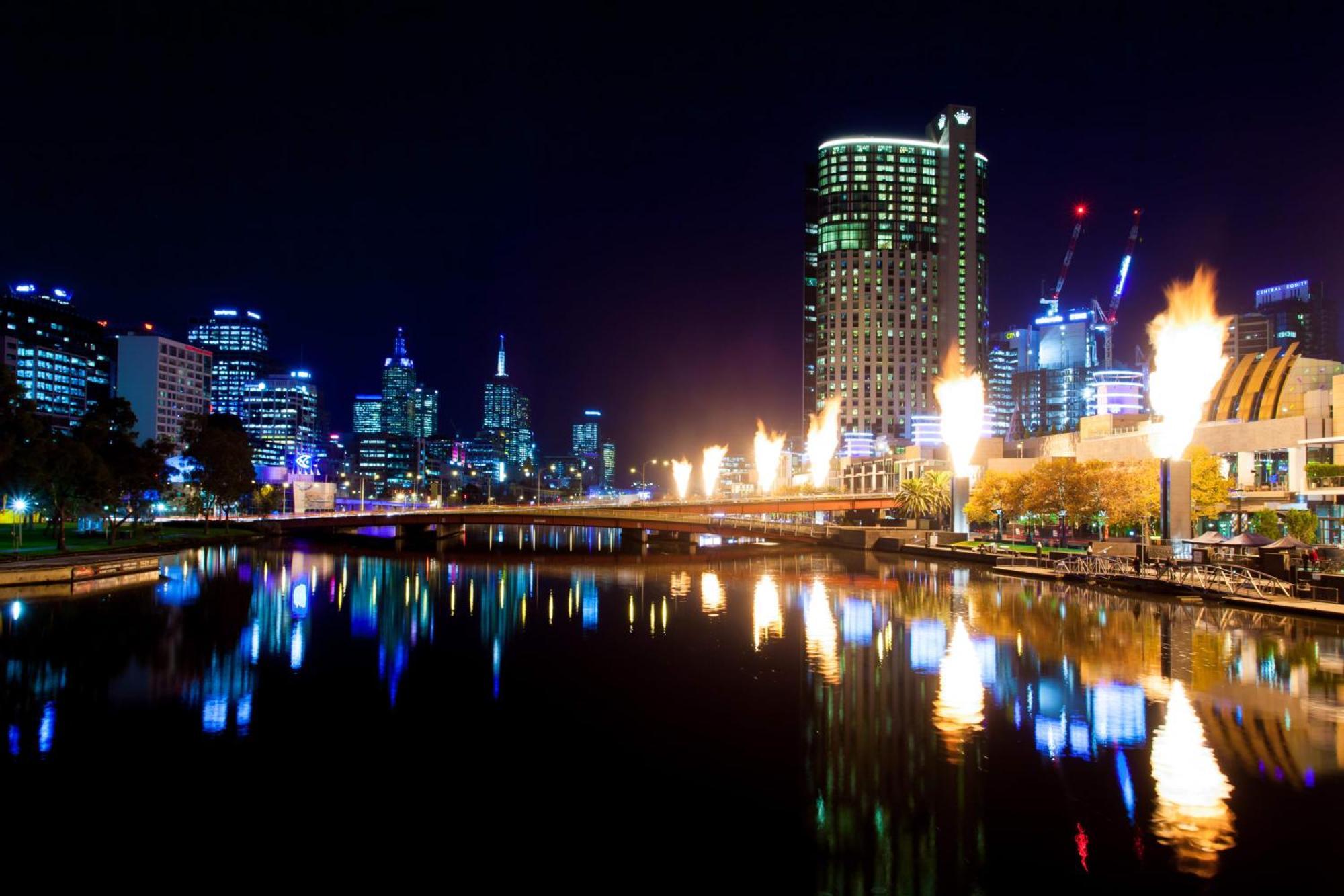 Exceptional In Southbank With 2 Car Parks