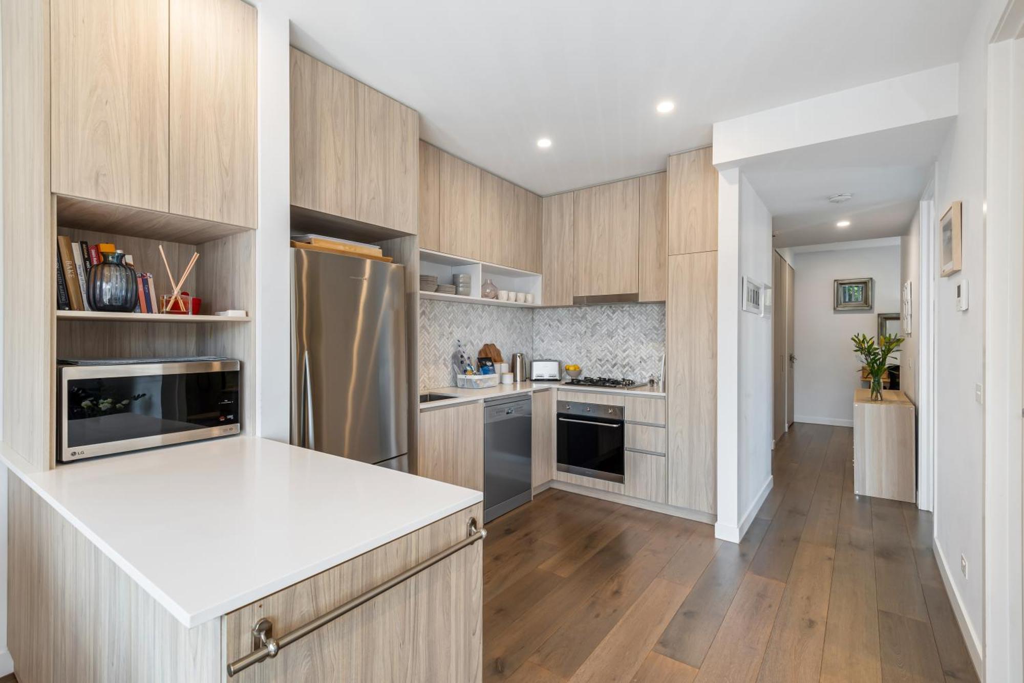 Park Life! Elegant & Sun-filled 2 Bed 2 Bath In Caulfield North Apartment