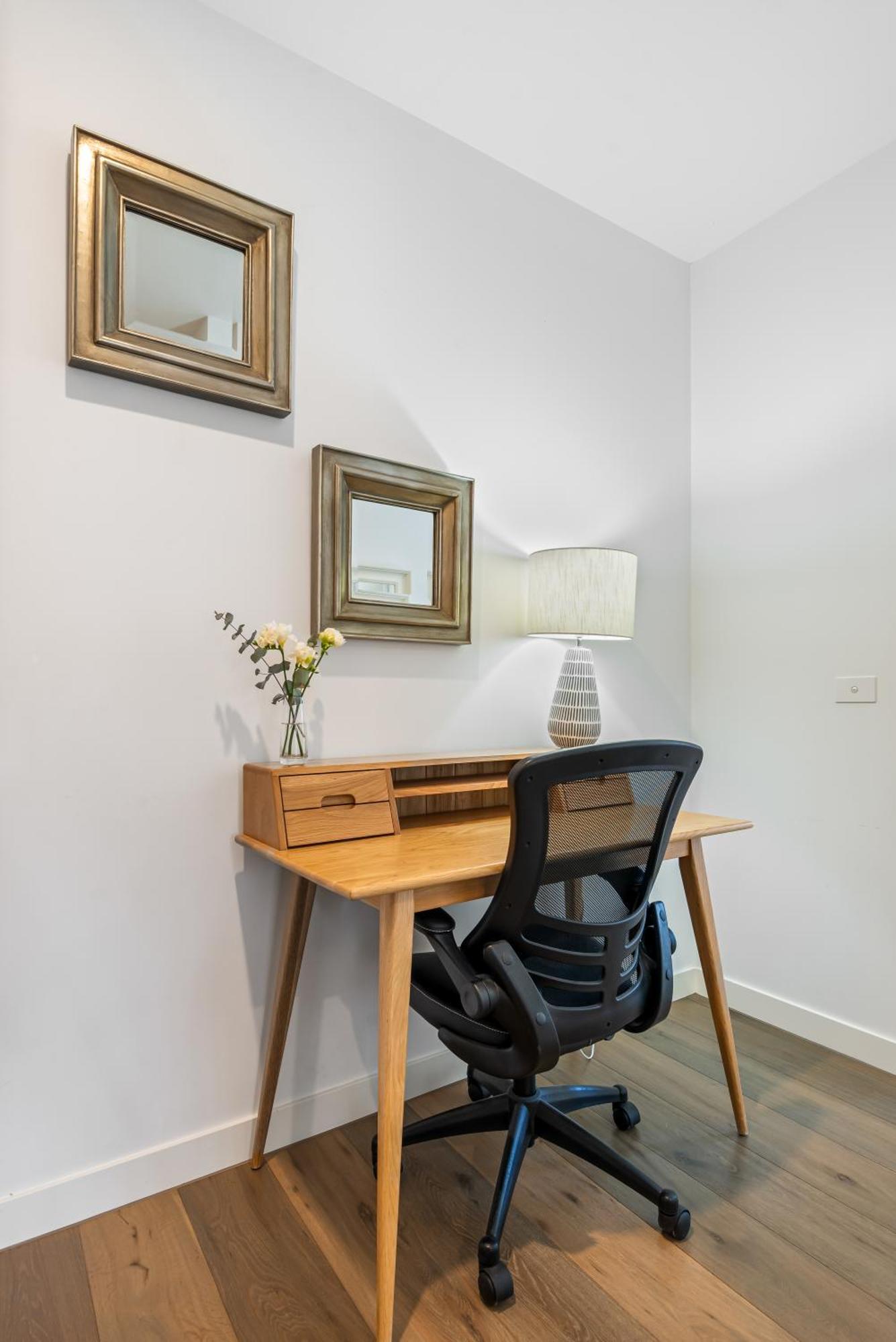 Park Life! Elegant & Sun-filled 2 Bed 2 Bath In Caulfield North * Melbourne
