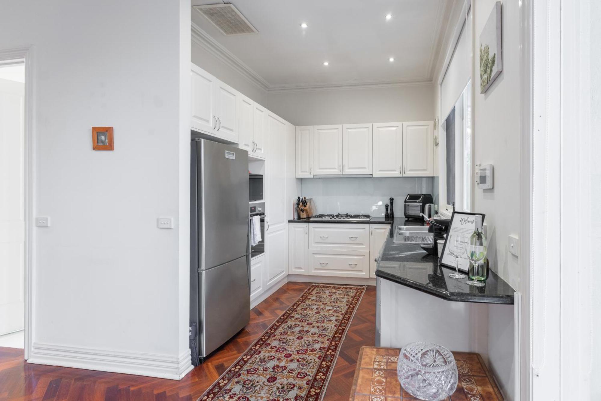 Brighton Chic Pet Friendly Near & Train *