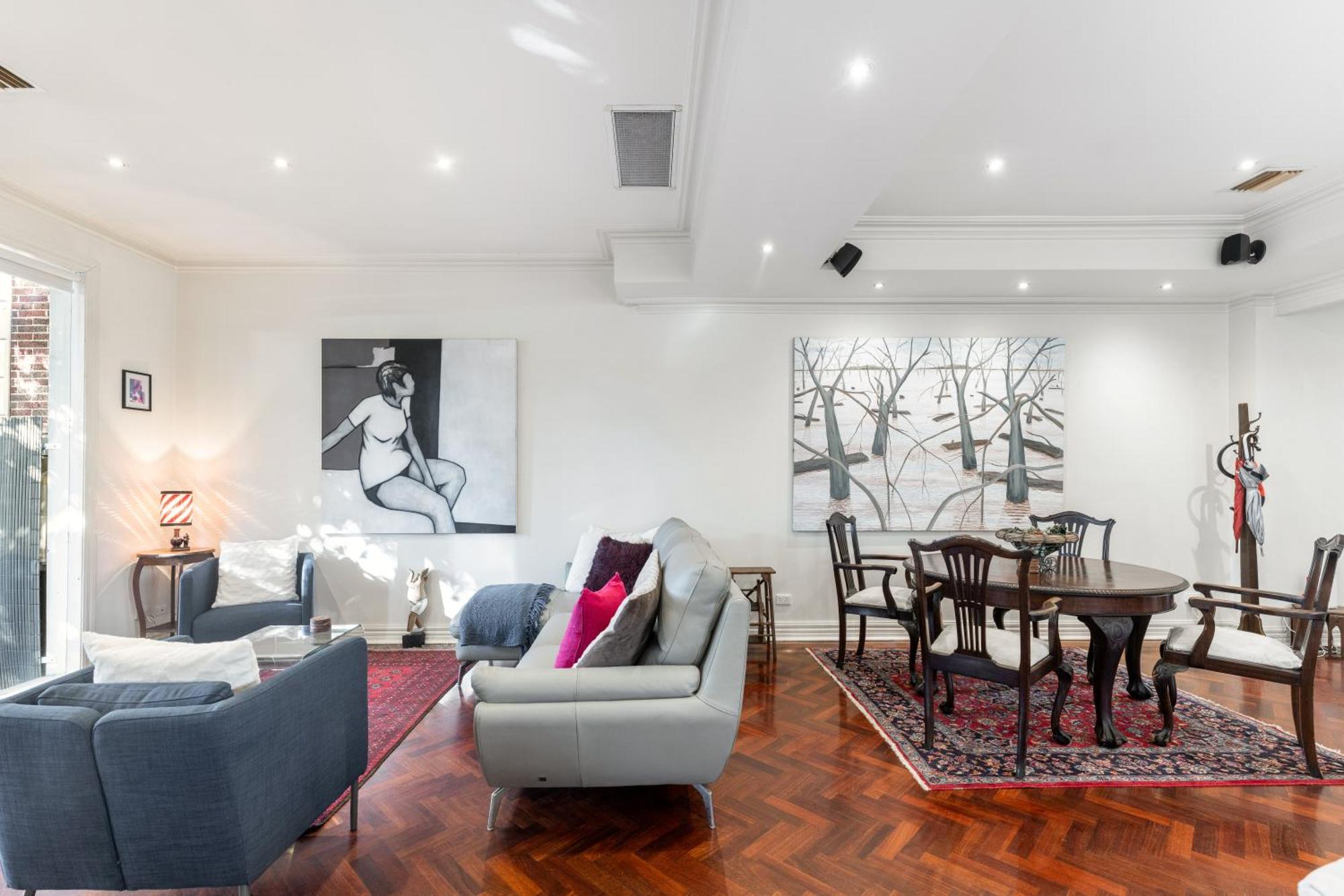 Brighton Chic Pet Friendly Near & Train Melbourne