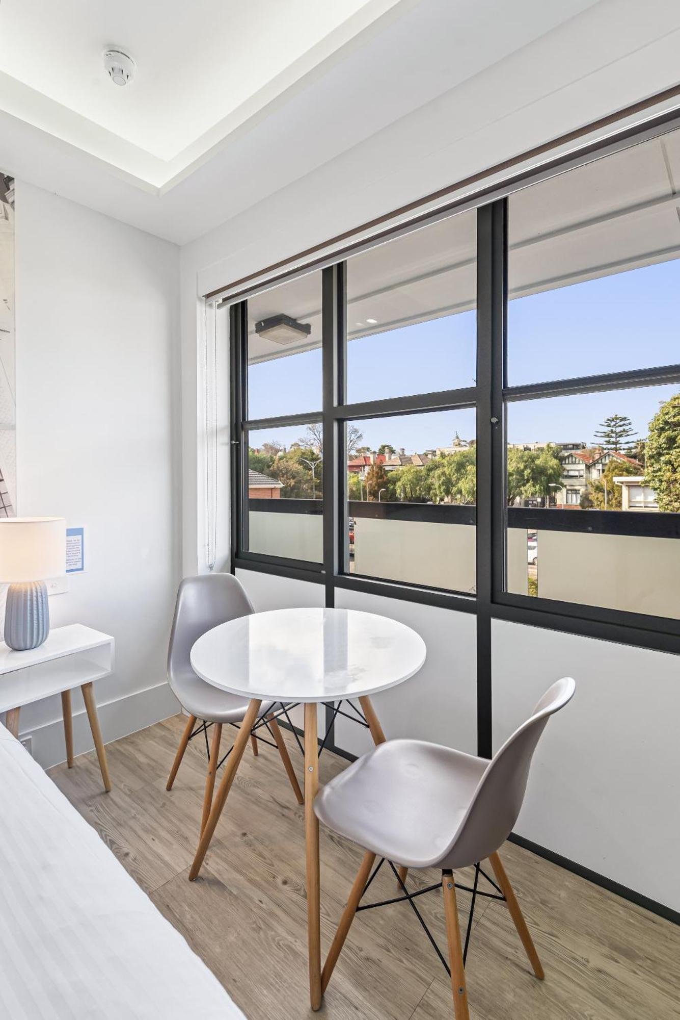 Elegant St Kilda Close To The *