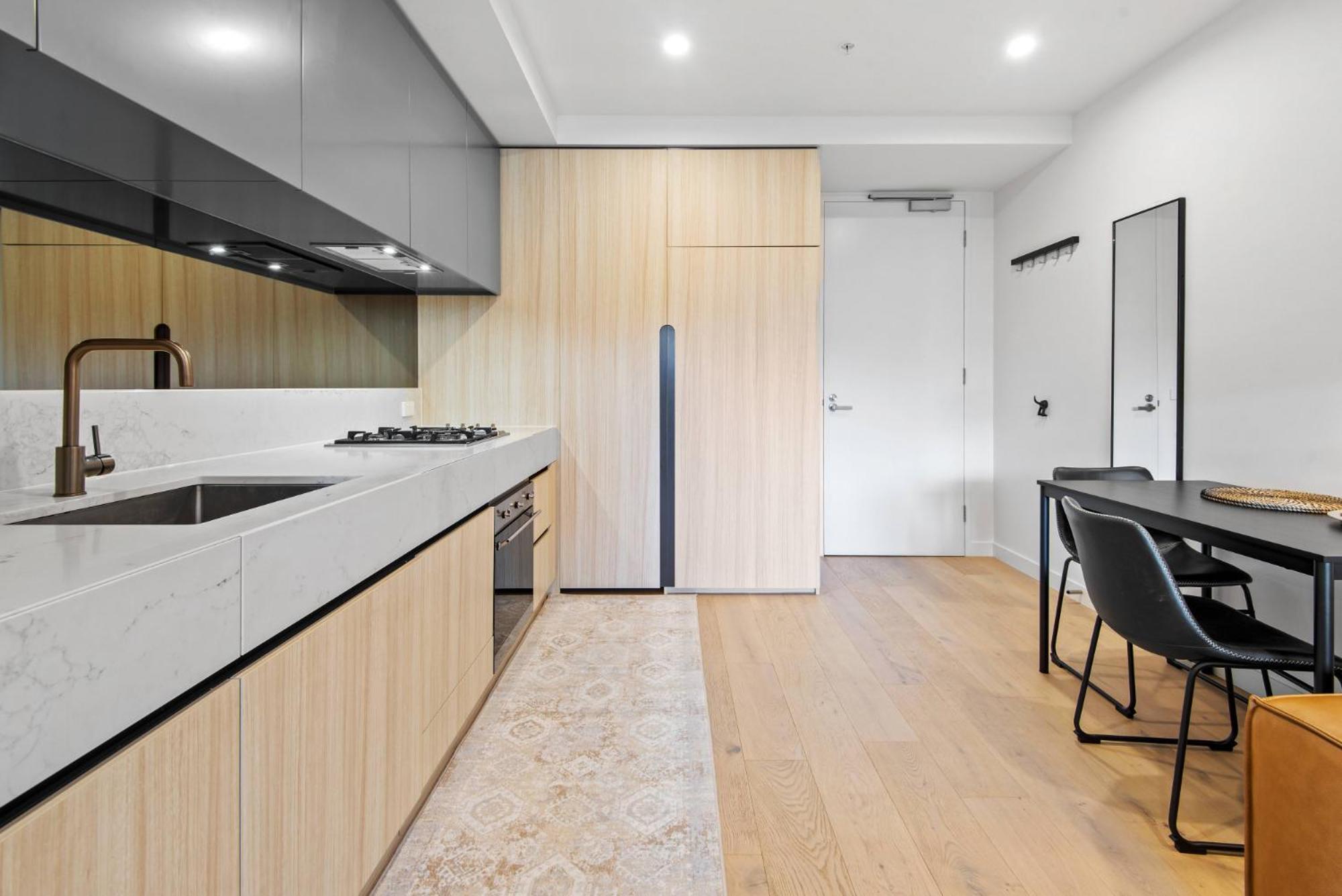 Executive - 1 Bedroom In South Yarra Apartment