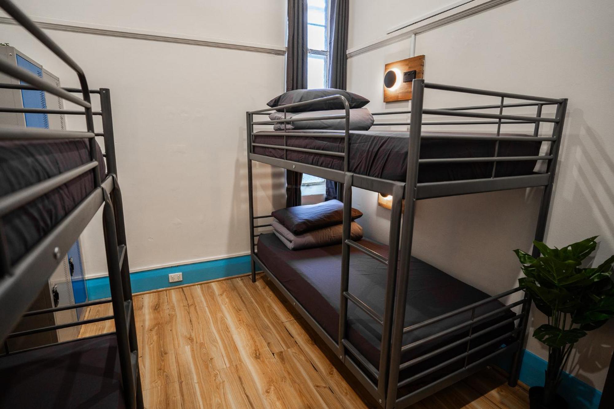 Mad Monkey Melbourne Hostel *