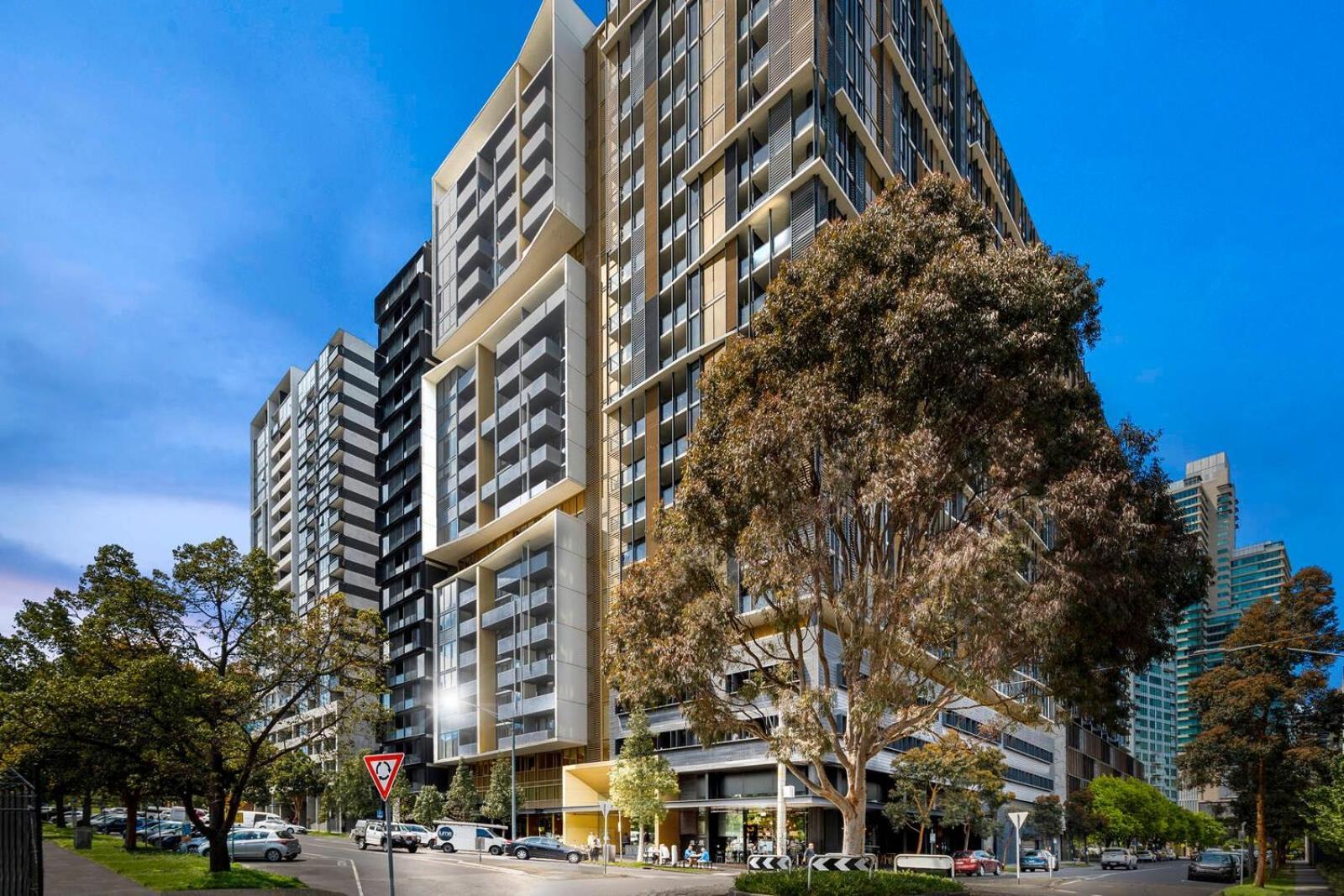 Complete Host Guilfoyle Melbourne