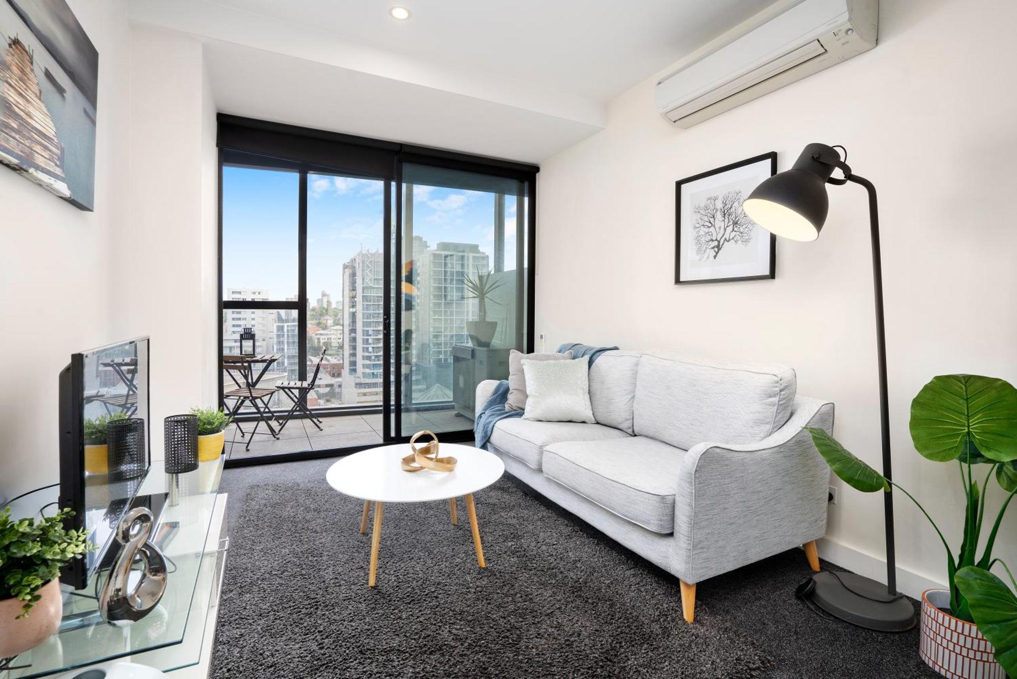 Complete Host Vogue * Melbourne