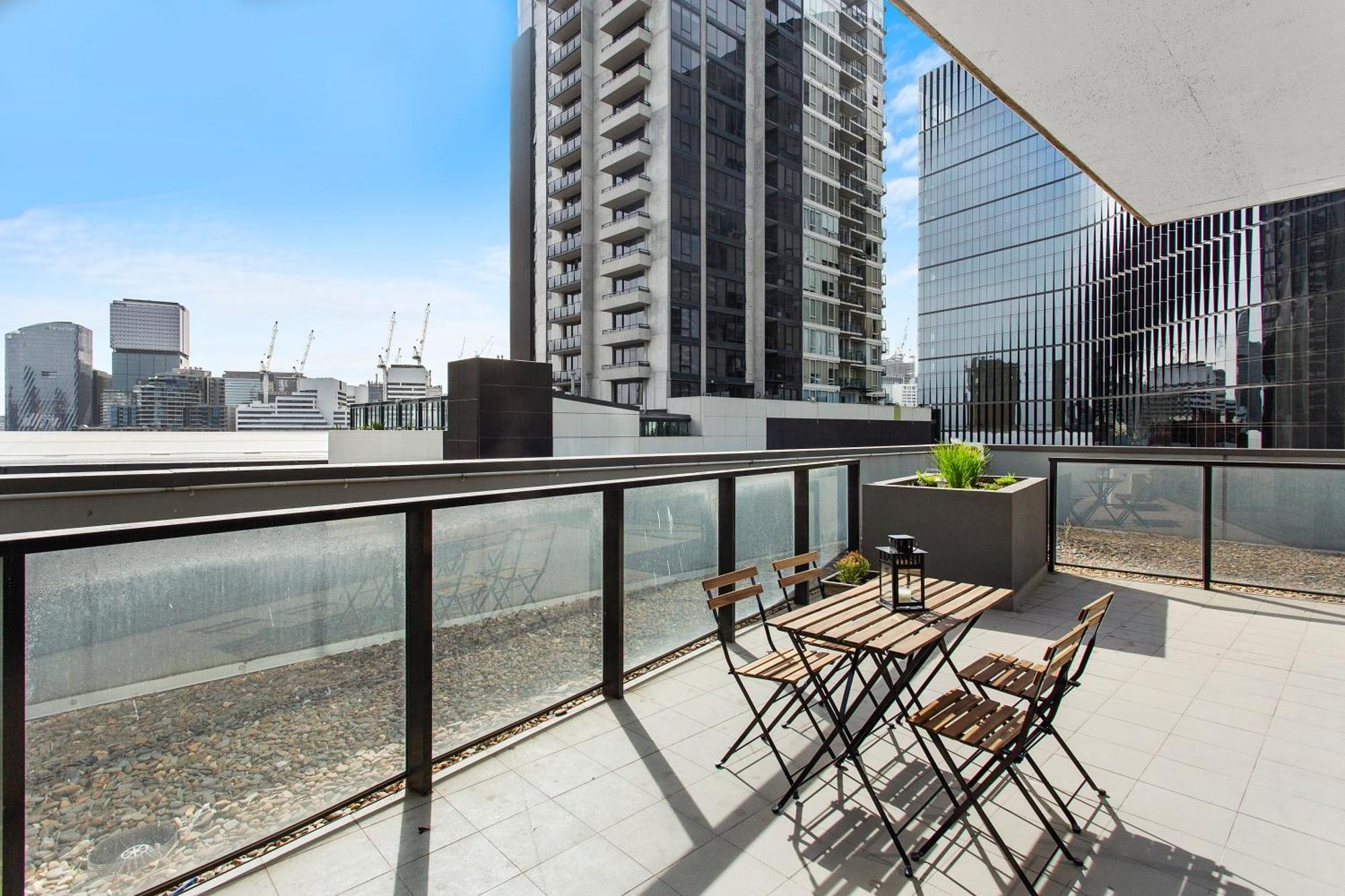 Complete Host Tiara * Melbourne