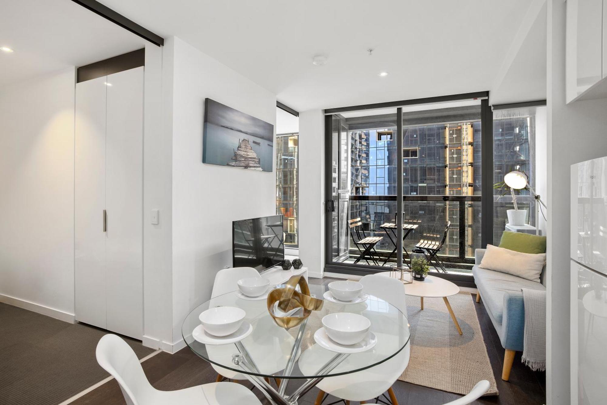 Complete Host Manhattan * Melbourne