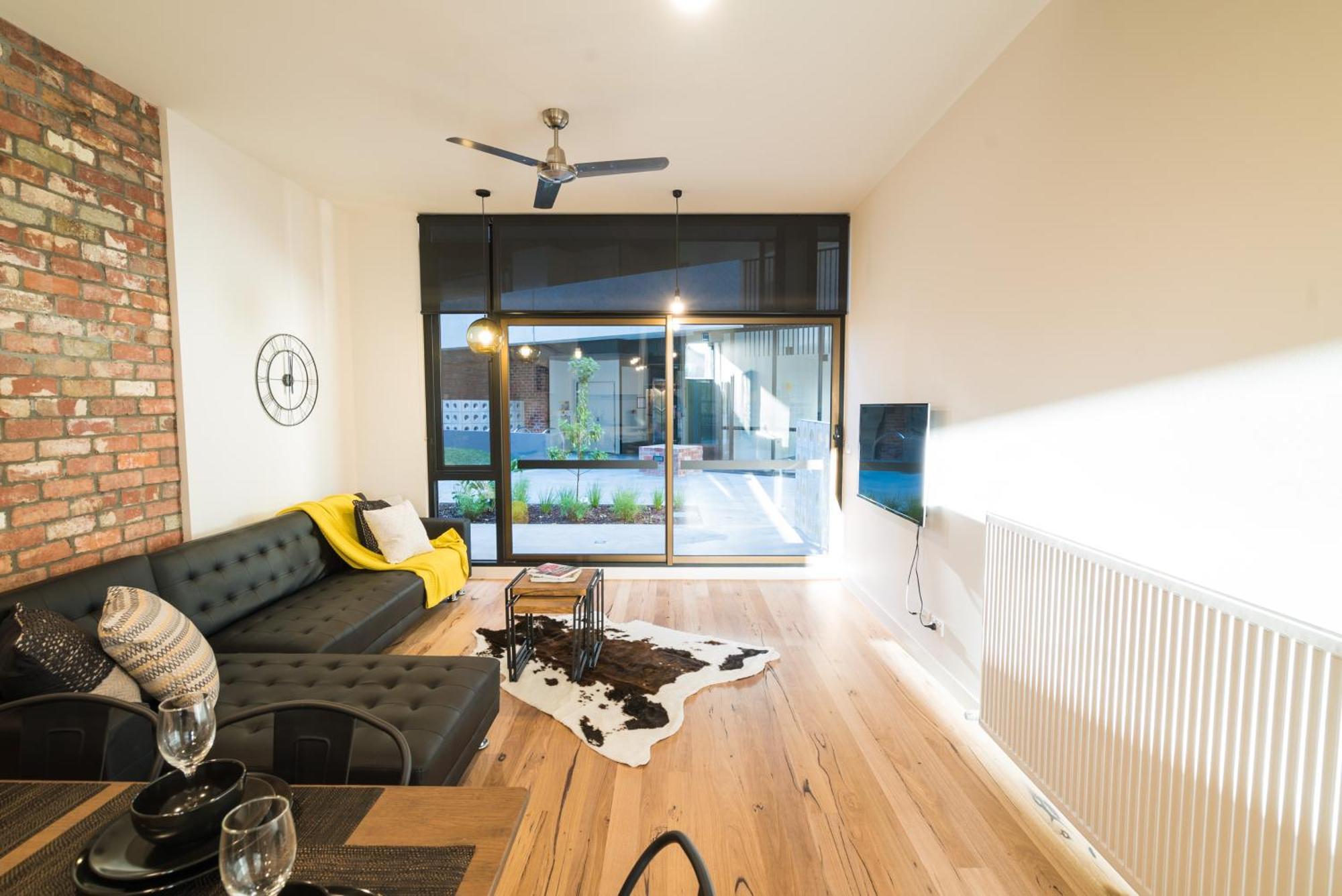 Mega Style Curzon Street Apartment