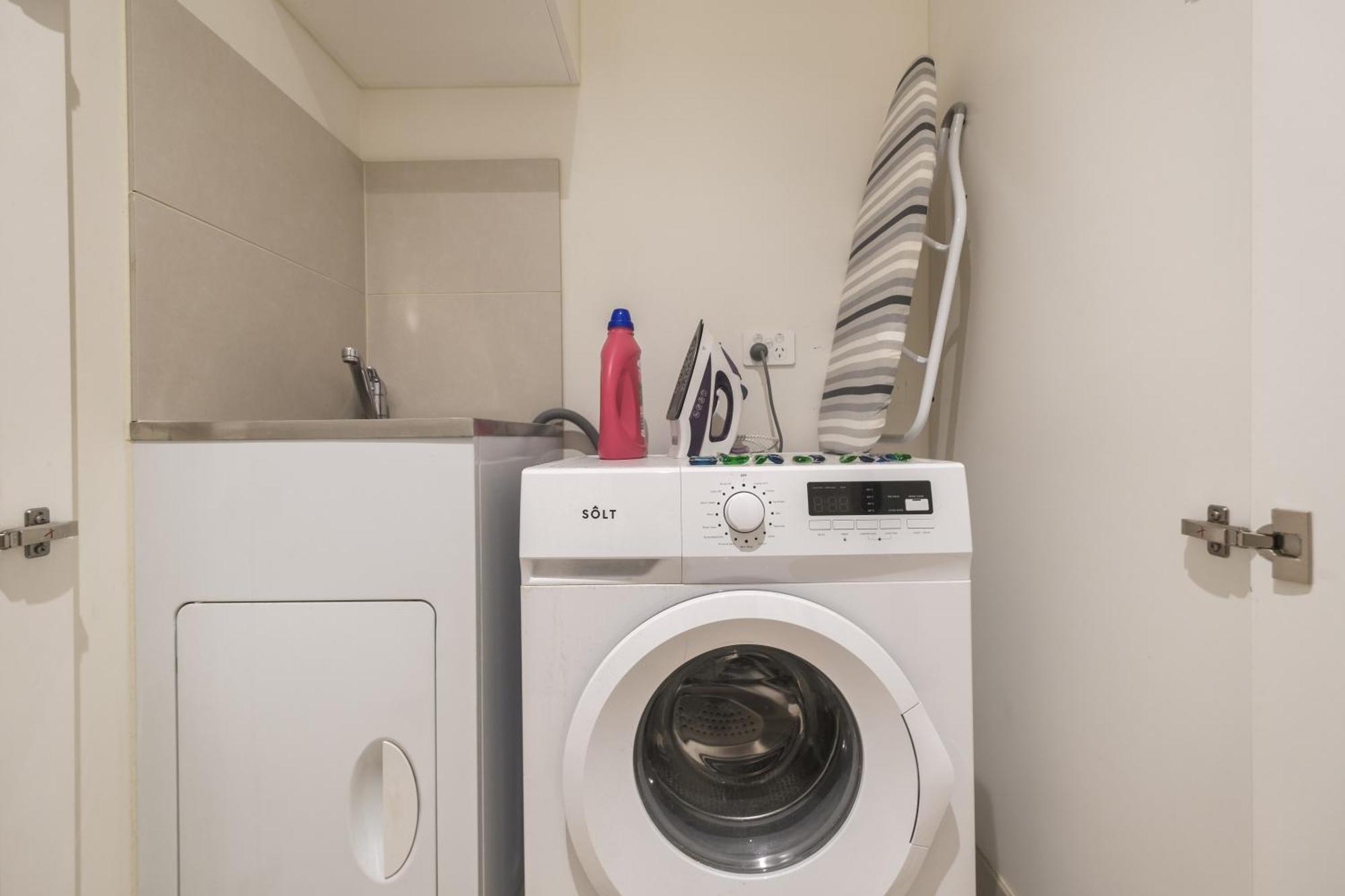 1br1ba With Balcony Apartment Melbourne