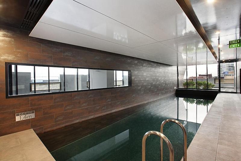 With Great Skyline Views, 1 Bed 1 Sofa-bed, 1 Bath *
