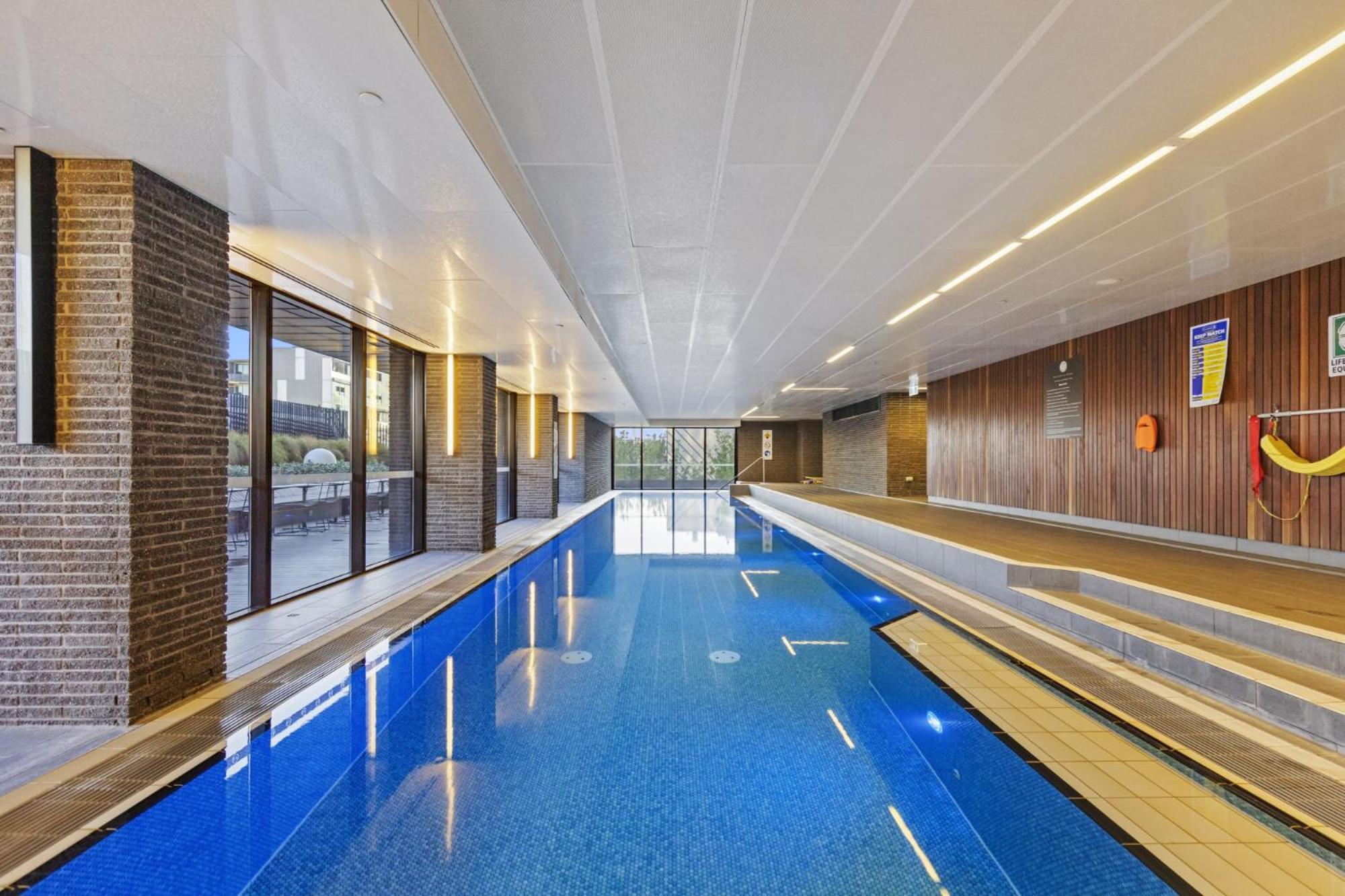 Chic 1-bed With Balcony Views And Amenities *