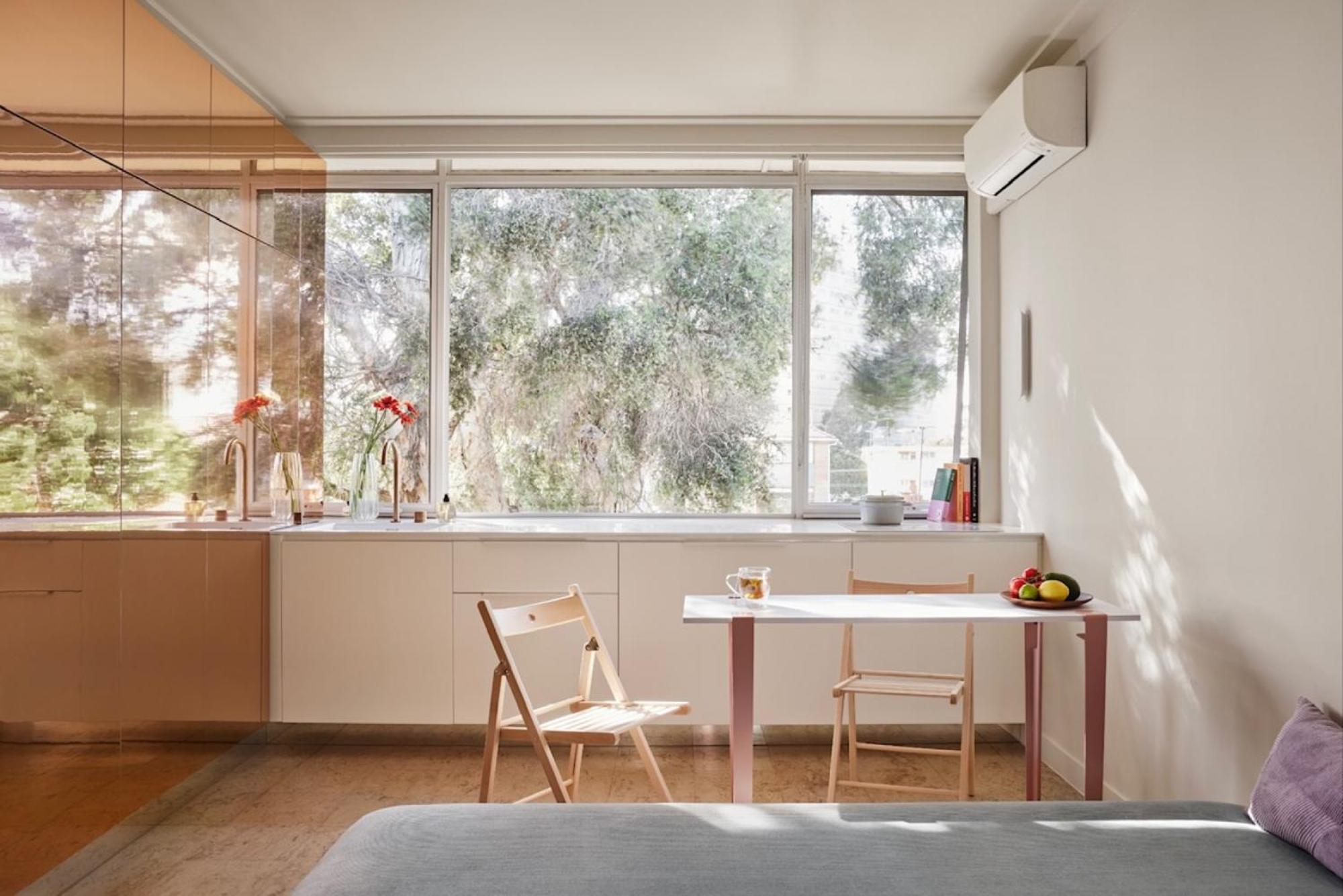 Cozy Elegant In Effervescent St Kilda Apartment Melbourne