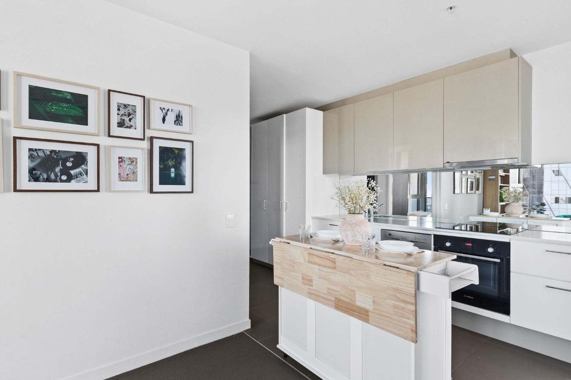 A Cozy 2br With Harbour Views And Free Parking Melbourne