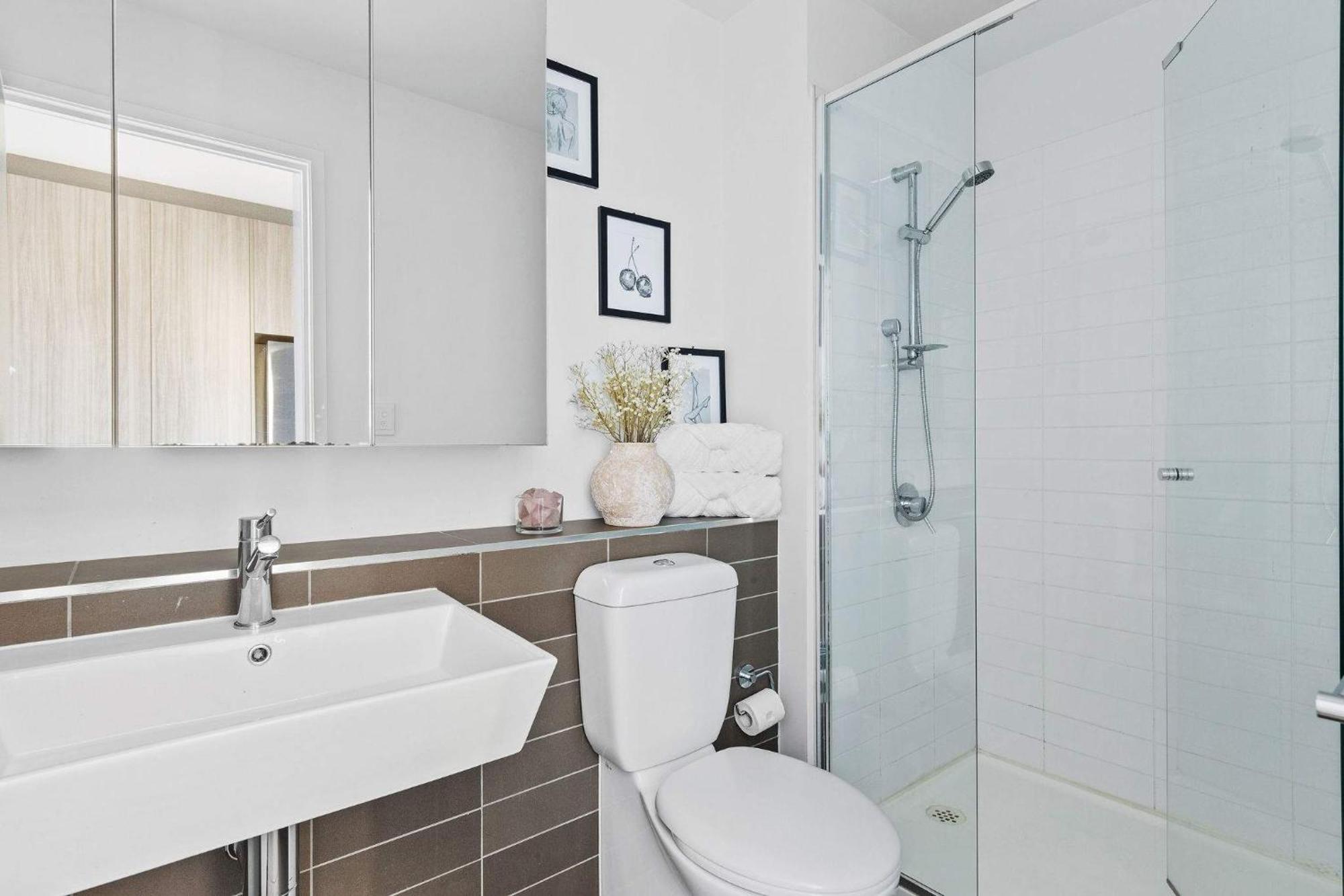 A Cozy 2br With Harbour Views And Free Parking Apartment Melbourne