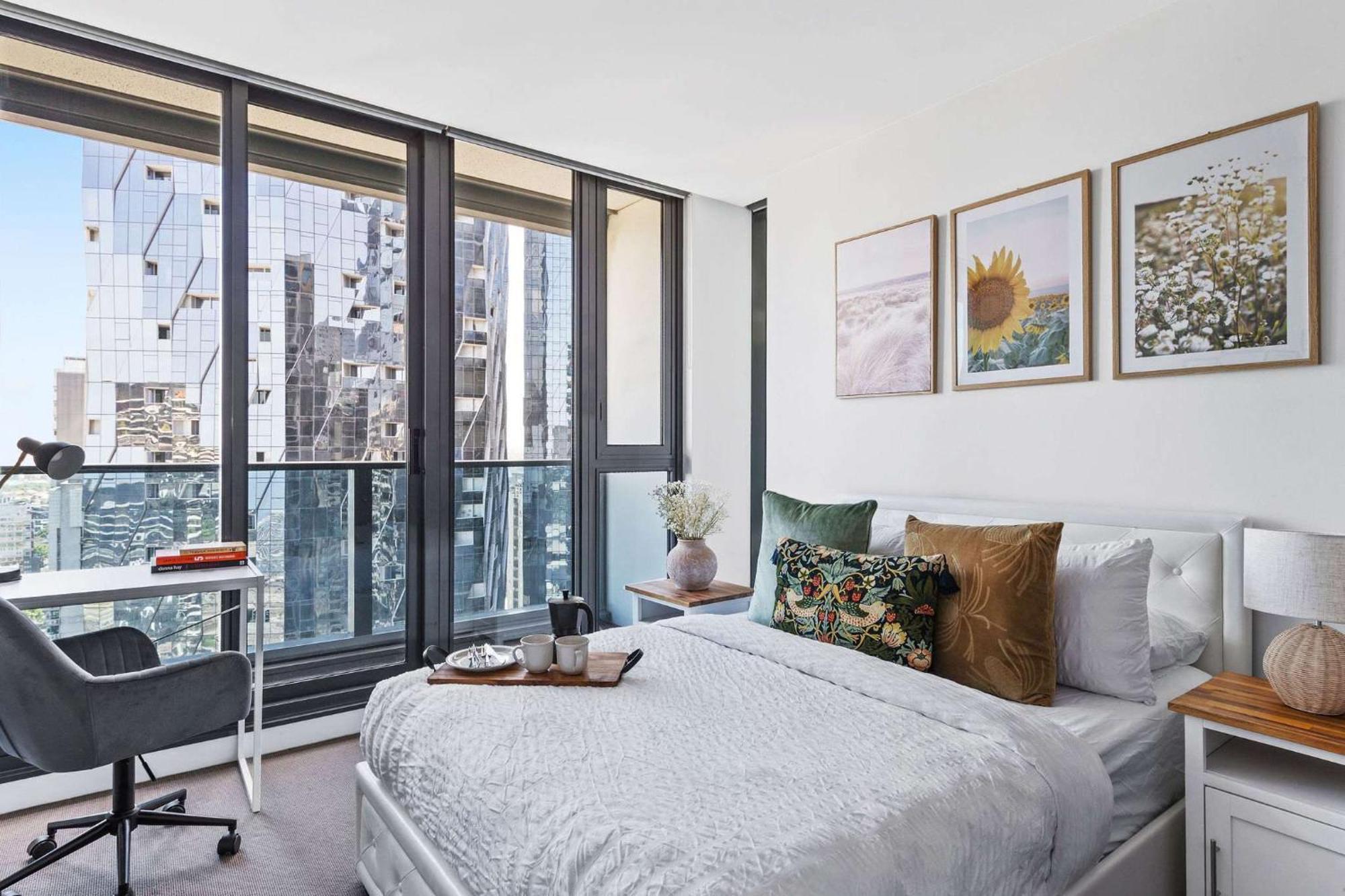 A Cozy 2br With Harbour Views And Free Parking Apartment