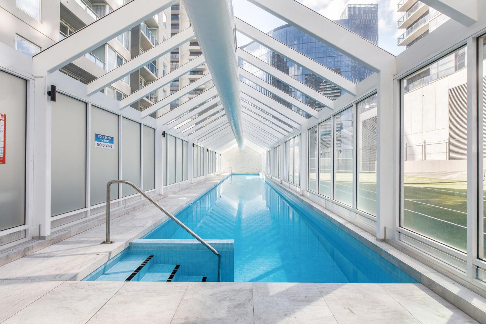 Apartment Modern Nomads Southbank Stunning 2 Bedroom With Carpark Melbourne