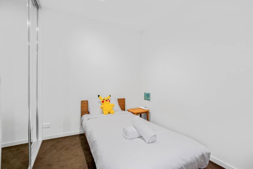Apartment Impeccable Location! In Cbd Next Melb 2b2b Melbourne