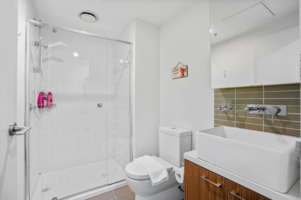 Apartment Impeccable Location! In Cbd Next Melb 2b2b *