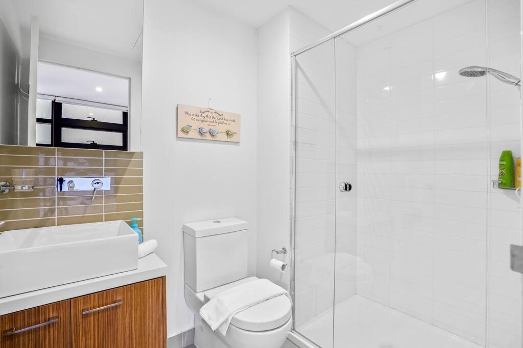 Impeccable Location! In Cbd Next Melb 2b2b *