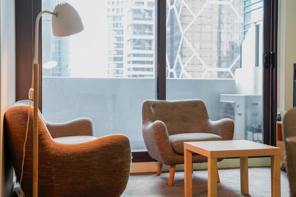 Impeccable Location! In Cbd Next Melb 2b2b Melbourne